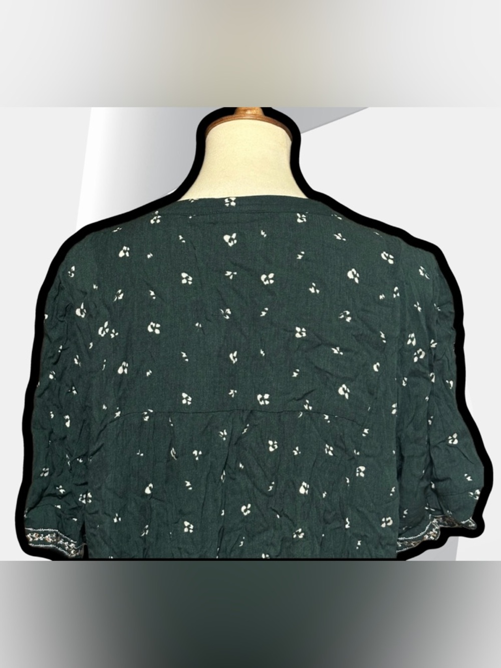 🌈 Beautiful Embroidered Boho Style Top - Picture 4 of 4
